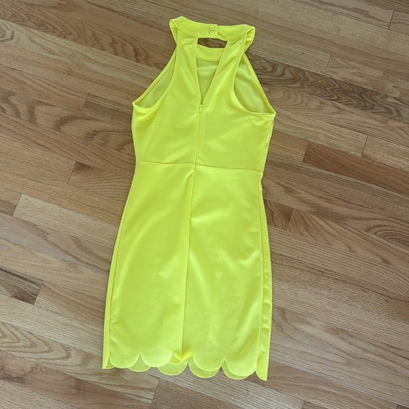 Yellow Dress - Picture 2 of 2